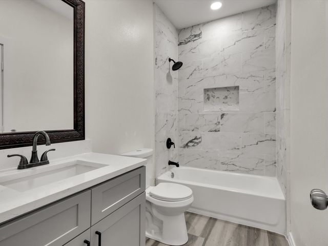 3526 Elsie Faye Heggins Street, Dallas, TX 75210