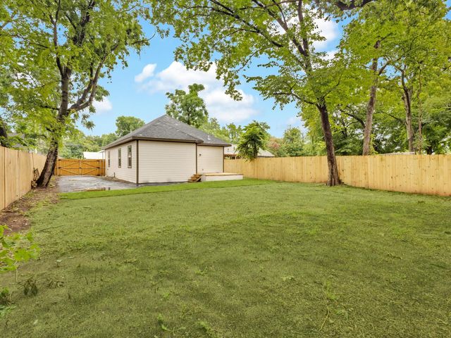 3526 Elsie Faye Heggins Street, Dallas, TX 75210