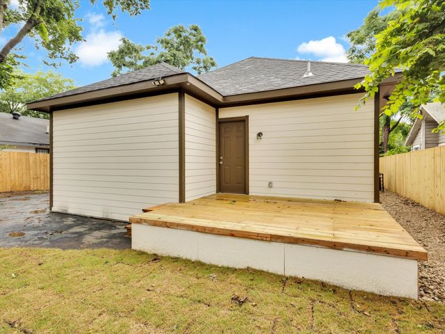 3526 Elsie Faye Heggins Street, Dallas, TX 75210