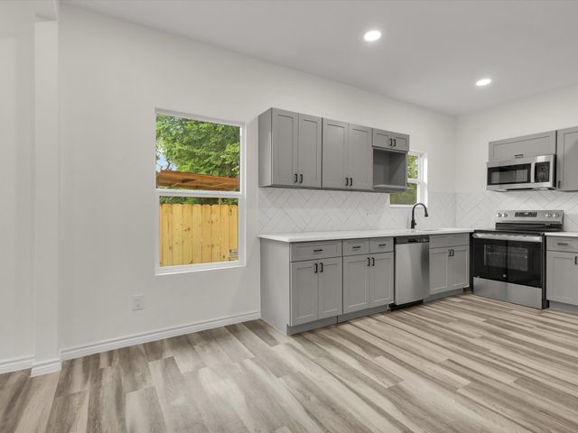 3526 Elsie Faye Heggins Street, Dallas, TX 75210