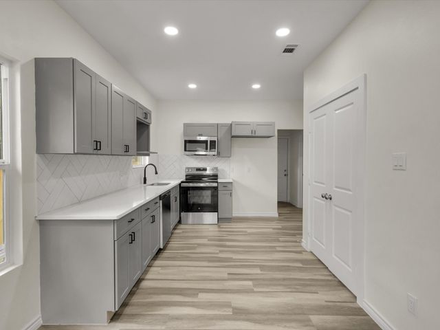 3526 Elsie Faye Heggins Street, Dallas, TX 75210