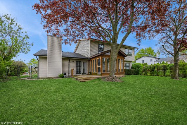 714 New Mexico Trail, Elk Grove Village, IL 60007