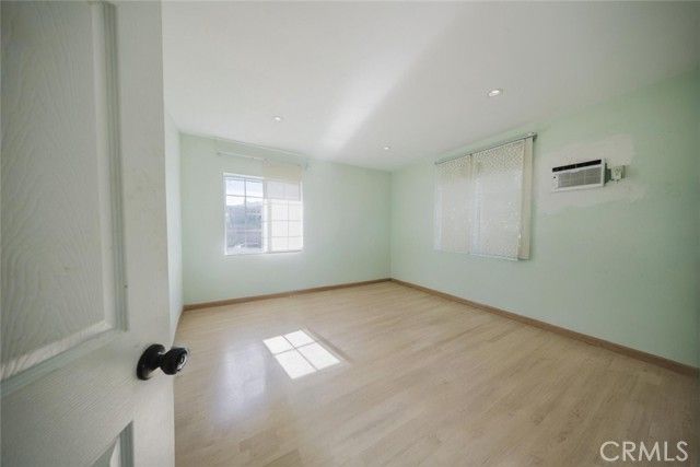 14305 Osborne Street, Panorama City (los Angeles), CA 91402