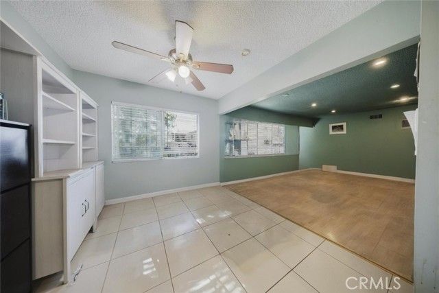 14305 Osborne Street, Panorama City (los Angeles), CA 91402