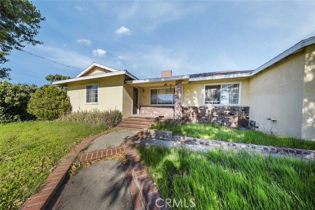 14305 Osborne Street, Panorama City (los Angeles), CA 91402