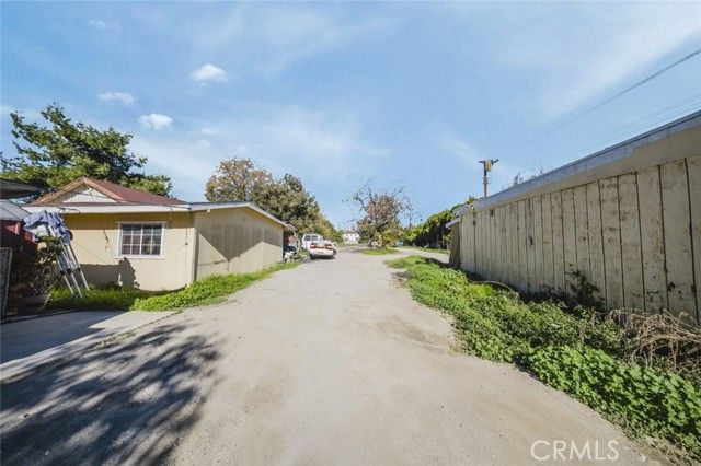 14305 Osborne Street, Panorama City (los Angeles), CA 91402