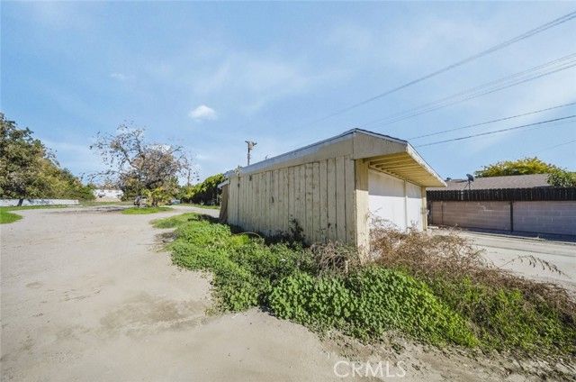 14305 Osborne Street, Panorama City (los Angeles), CA 91402