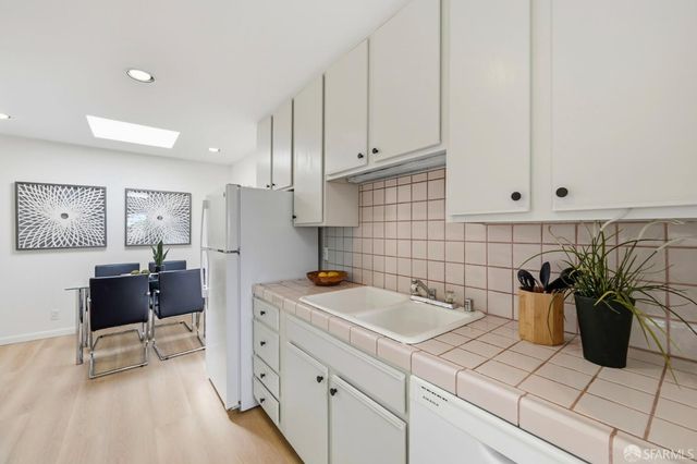 3018 Ortega Street, San Francisco, CA 94122