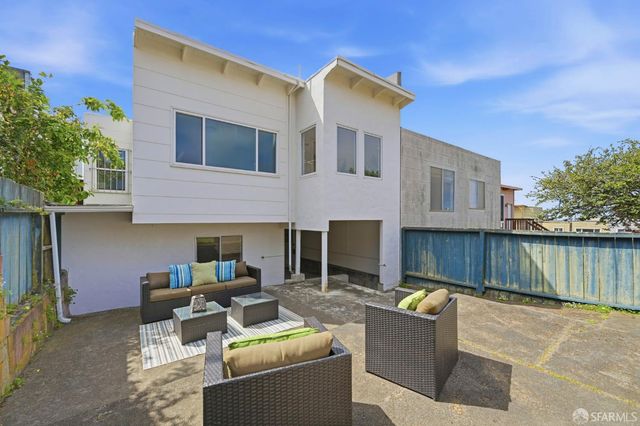 3018 Ortega Street, San Francisco, CA 94122