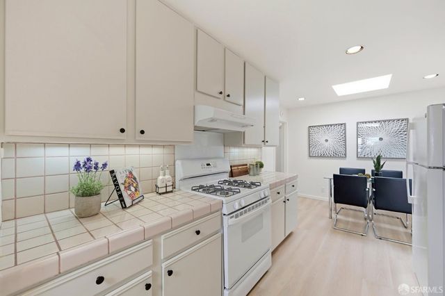 3018 Ortega Street, San Francisco, CA 94122