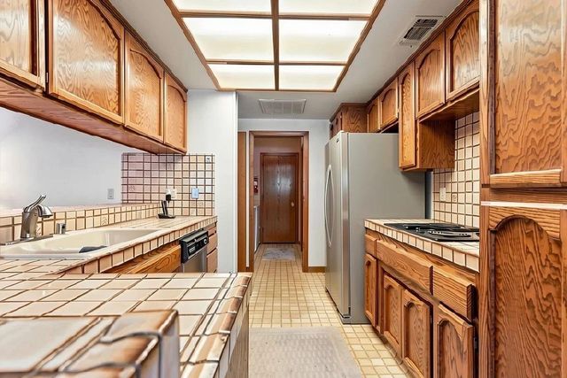 909 El Rancho Ct, Roseville, CA 95661
