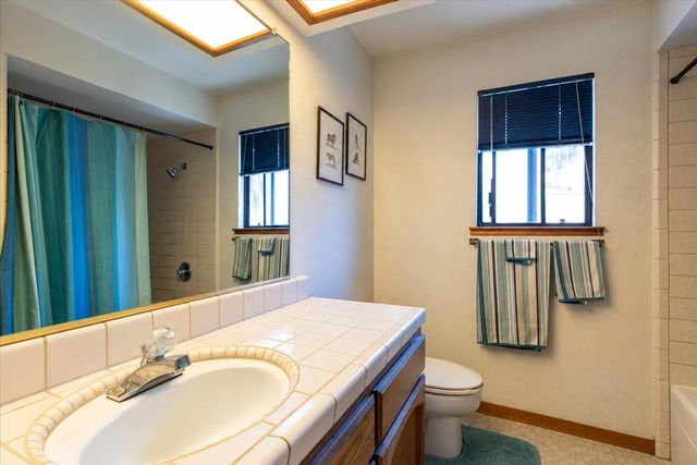 909 El Rancho Ct, Roseville, CA 95661