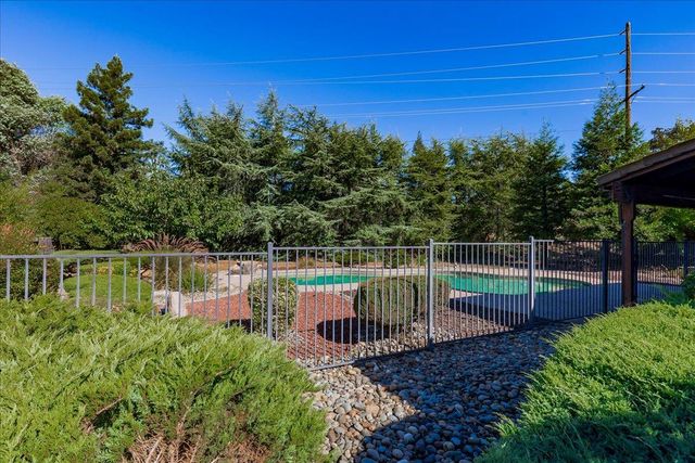 909 El Rancho Ct, Roseville, CA 95661