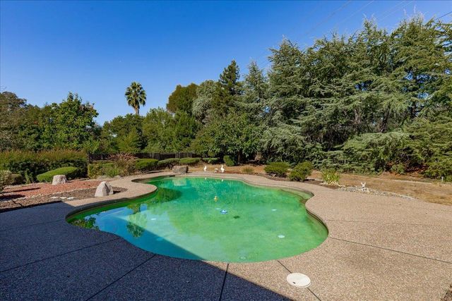 909 El Rancho Ct, Roseville, CA 95661
