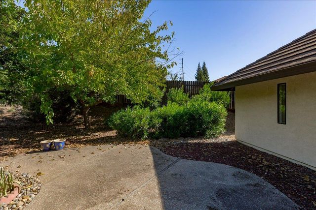 909 El Rancho Ct, Roseville, CA 95661