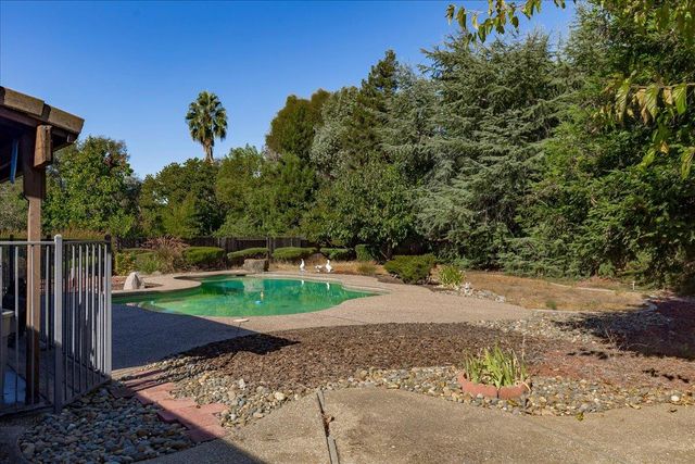 909 El Rancho Ct, Roseville, CA 95661