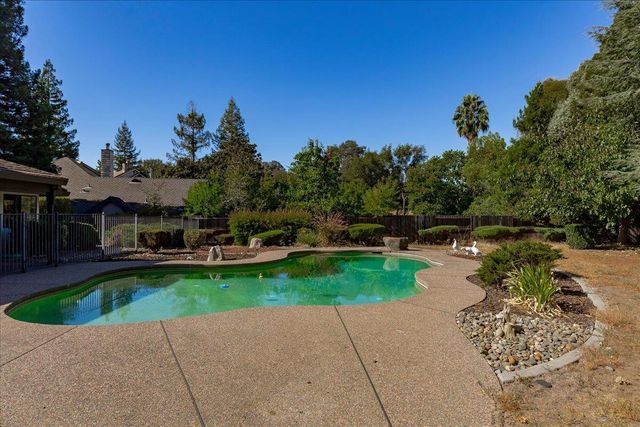909 El Rancho Ct, Roseville, CA 95661