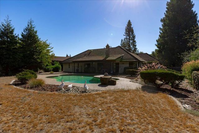 909 El Rancho Ct, Roseville, CA 95661