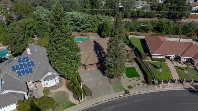 909 El Rancho Ct, Roseville, CA 95661