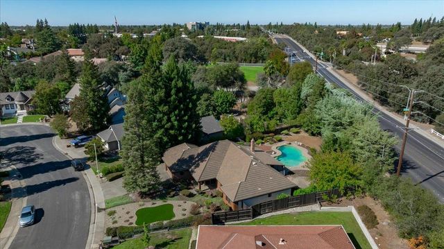 909 El Rancho Ct, Roseville, CA 95661