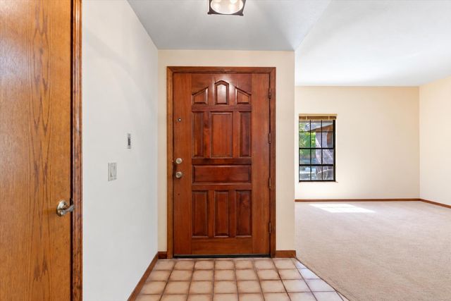 909 El Rancho Ct, Roseville, CA 95661