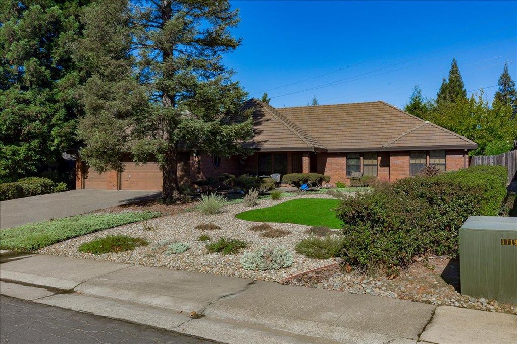 909 El Rancho Ct, Roseville, CA 95661