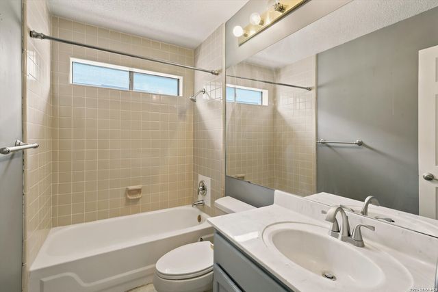 8814 Lost Woods, San Antonio, TX 78240
