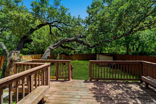 8814 Lost Woods, San Antonio, TX 78240