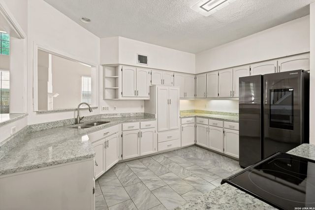8814 Lost Woods, San Antonio, TX 78240