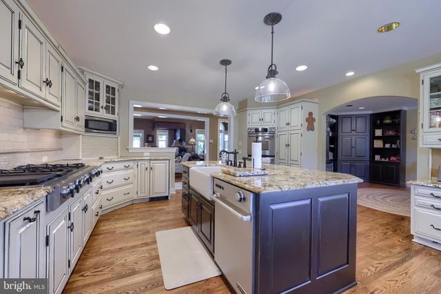 38 WESTWIND CIR, Lititz, PA 17543
