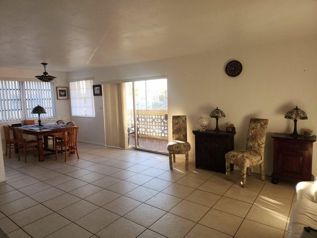 11960 NE 19th Dr 10, North Miami, FL 33181