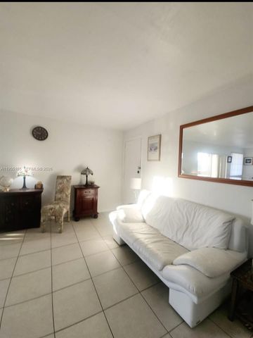 11960 NE 19th Dr 10, North Miami, FL 33181