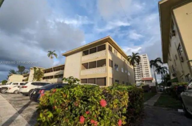 11960 NE 19th Dr 10, North Miami, FL 33181