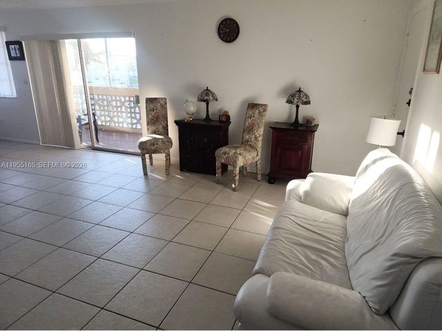 11960 NE 19th Dr 10, North Miami, FL 33181