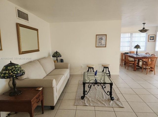 11960 NE 19th Dr 10, North Miami, FL 33181