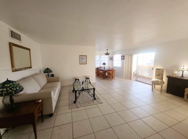 11960 NE 19th Dr 10, North Miami, FL 33181