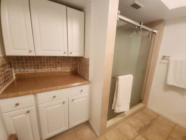 11960 NE 19th Dr 10, North Miami, FL 33181