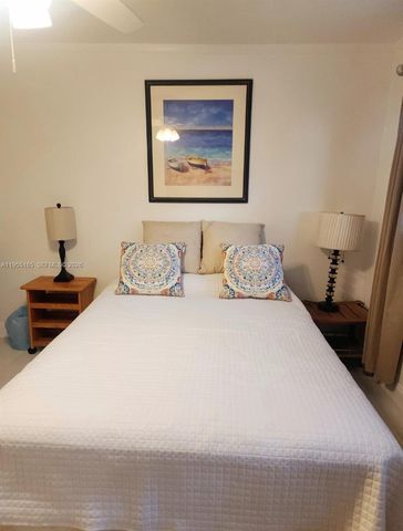 11960 NE 19th Dr 10, North Miami, FL 33181