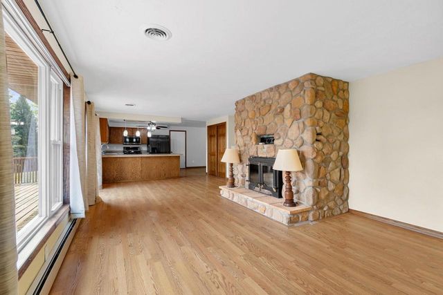 3747 STREAM ROAD, Green Bay, WI 54313