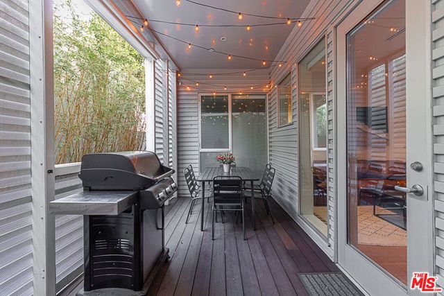 1030 N Kings Road 104, West Hollywood, CA 90069