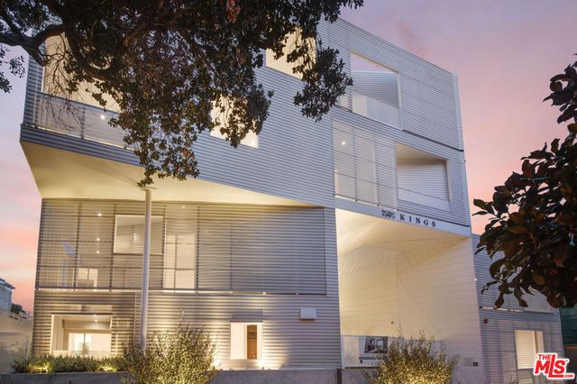 1030 N Kings Road 104, West Hollywood, CA 90069