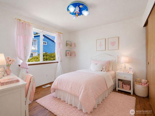 512 N 104th Street, Seattle, WA 98133