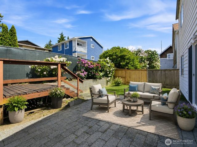 512 N 104th Street, Seattle, WA 98133