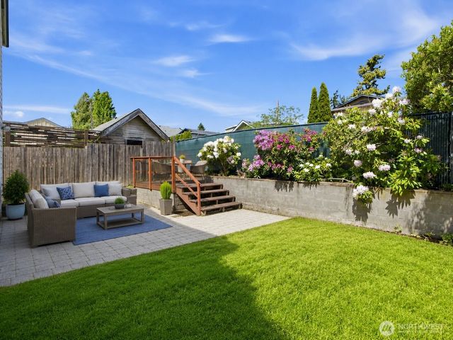 512 N 104th Street, Seattle, WA 98133
