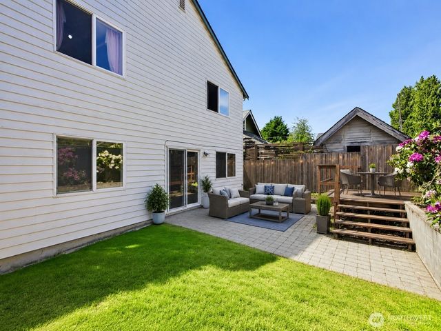 512 N 104th Street, Seattle, WA 98133