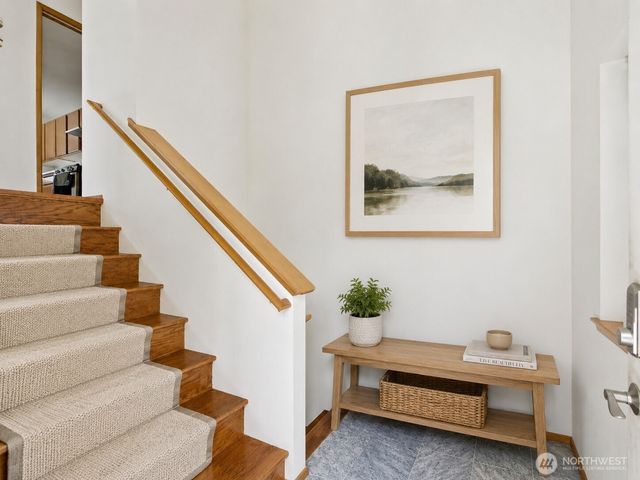 512 N 104th Street, Seattle, WA 98133