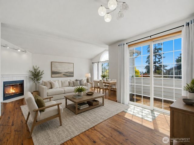 512 N 104th Street, Seattle, WA 98133