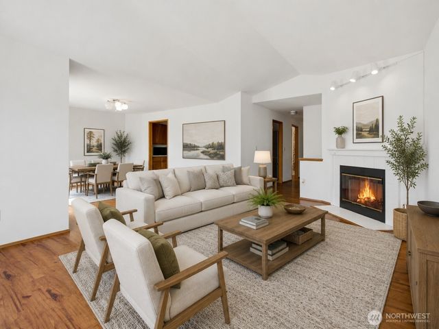 512 N 104th Street, Seattle, WA 98133