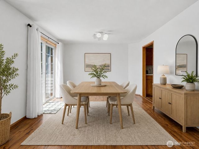512 N 104th Street, Seattle, WA 98133