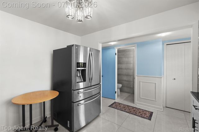 28264 Universal Drive 82, Warren, MI 48092